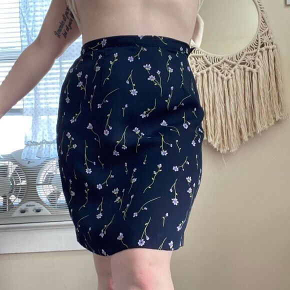 Vintage navy floral skirt - Picture 5 of 6